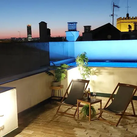 San Luis Downtown & Pool * Sevilha