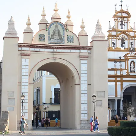 San Luis Downtown & Pool Sevilha