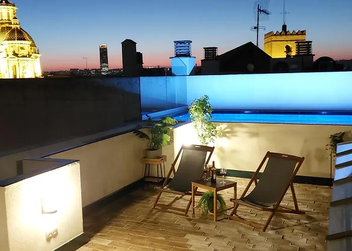 San Luis Downtown & Pool * Sewilla